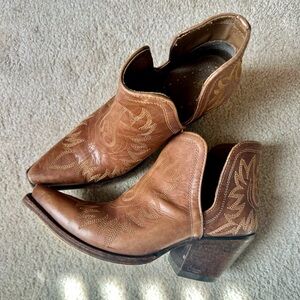 Ariat Dixon booties